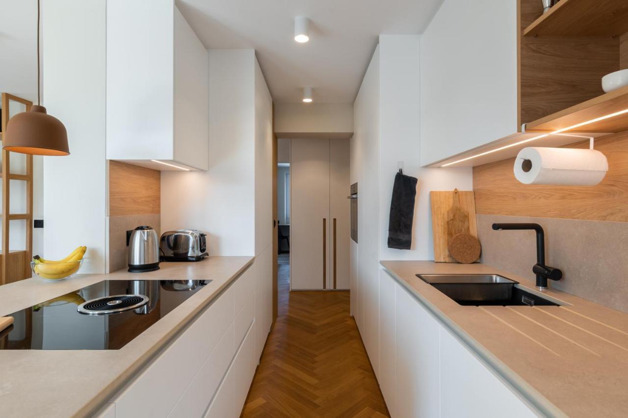 Canopy Apartment Ljubljana Buitenkant foto