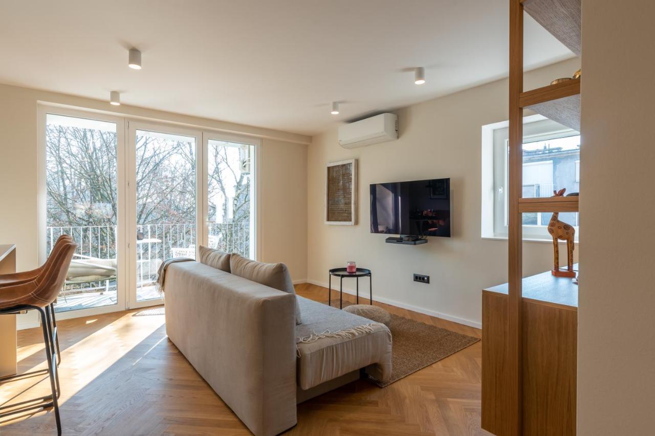 Canopy Apartment Ljubljana Buitenkant foto