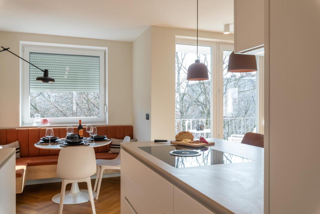 Canopy Apartment Ljubljana Buitenkant foto